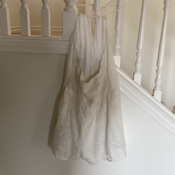 Backless lace romper - Picture 3 of 4